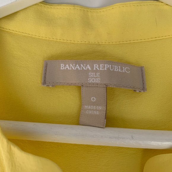 Banana Republic 100% Silk Sleeveless Blouse With Buttons - Picture 3 of 9